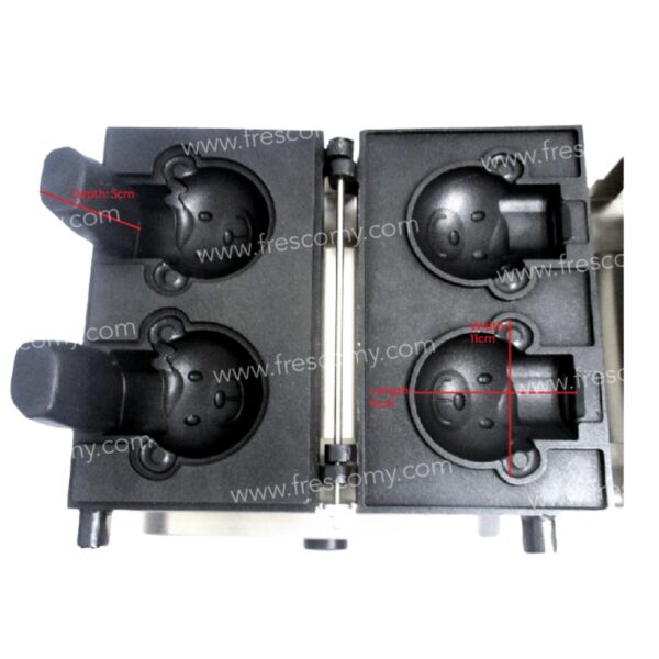 Bear-shaped cake mold, compatible with the Electric Waffle Bear Ice Cream Machine FNP-903, features 4 cavities (5cm deep, 11cm wide) with handles for easy use and labeled measurements for precise baking.