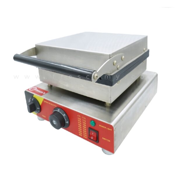 The Waffle Long Square Electric Machine FNP-515 is a stainless steel commercial sandwich press with a black handle, temperature control dial, and power switch on the front panel.